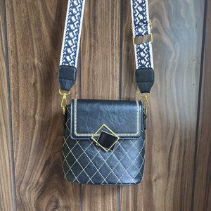 NWOT Black Crossbody Geometric Quilted Bucket Bag